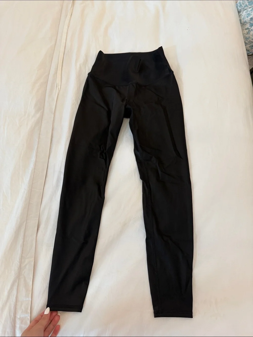 ALO Yoga High-Waist Cropped Black Metallic Performance Leggings